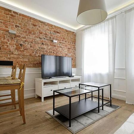 Central Wroclaw Apartment - City Center - Bright And Cozy - U11 ภายนอก รูปภาพ