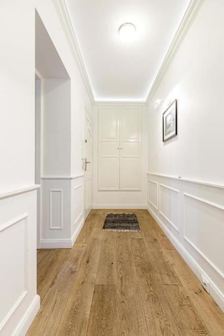 Central Wroclaw Apartment - City Center - Bright And Cozy - U11 ภายนอก รูปภาพ