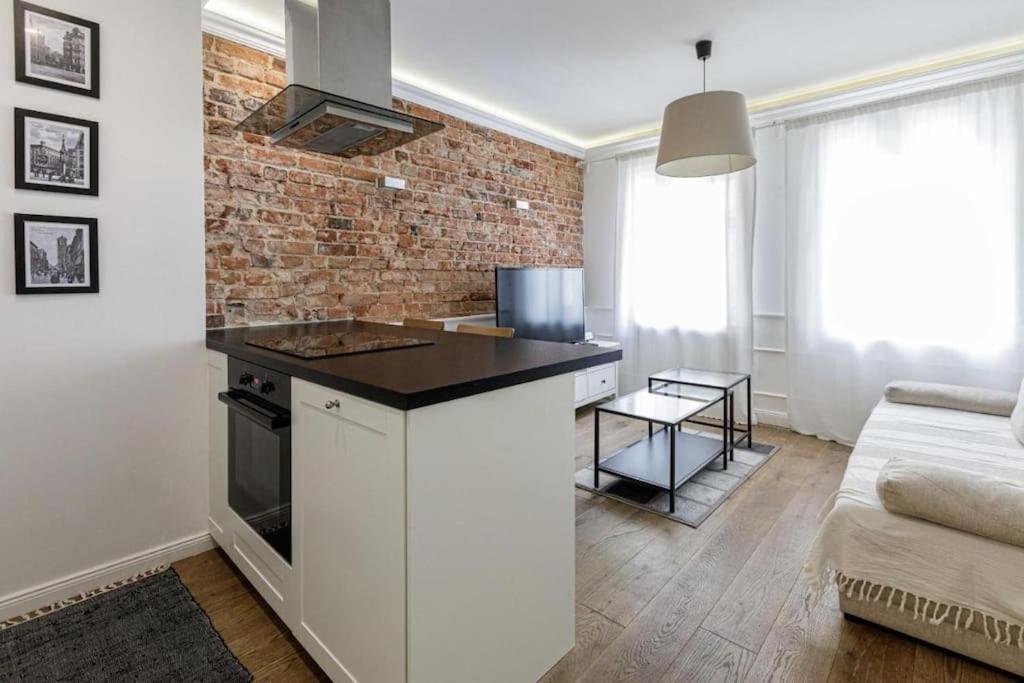 Central Wroclaw Apartment - City Center - Bright And Cozy - U11 ภายนอก รูปภาพ
