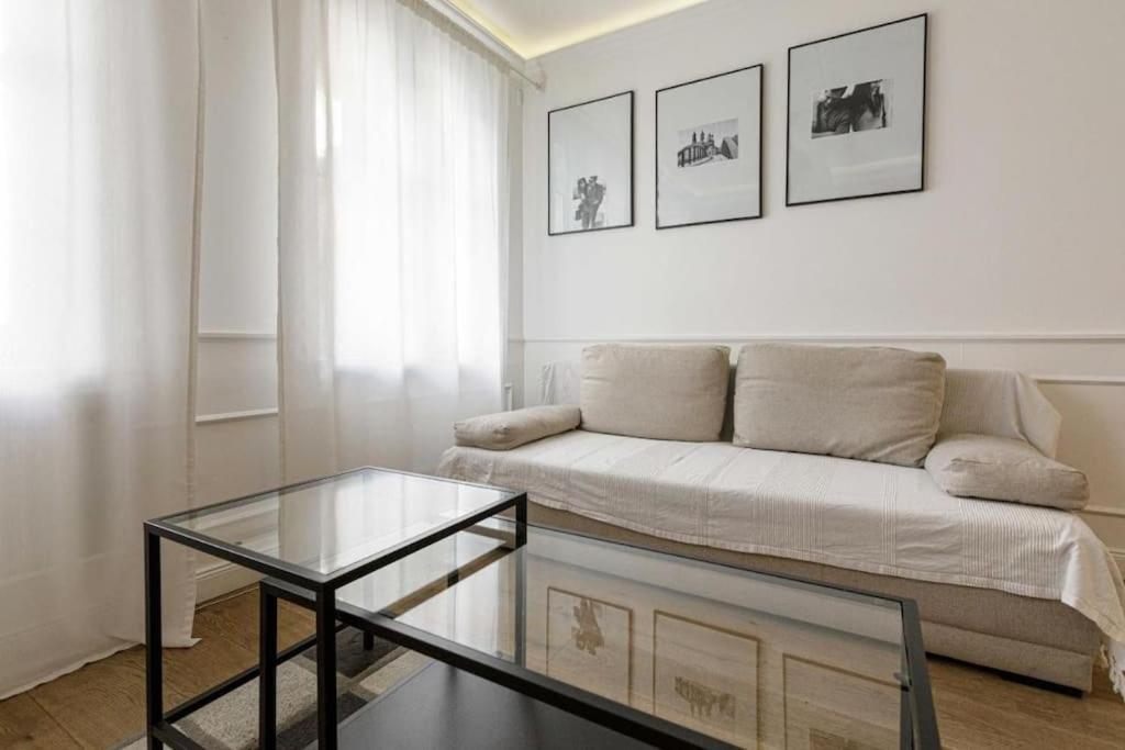 Central Wroclaw Apartment - City Center - Bright And Cozy - U11 ภายนอก รูปภาพ