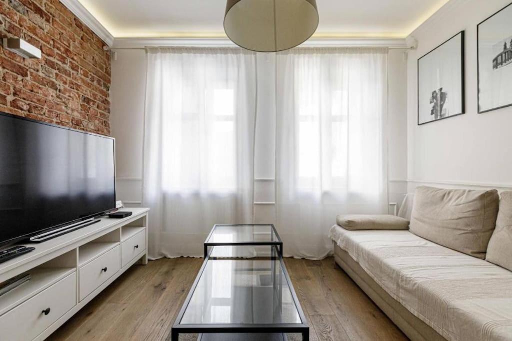 Central Wroclaw Apartment - City Center - Bright And Cozy - U11 ภายนอก รูปภาพ