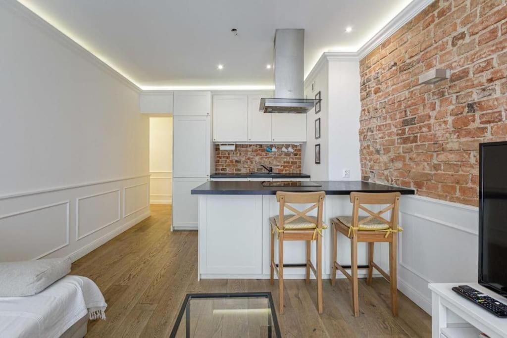 Central Wroclaw Apartment - City Center - Bright And Cozy - U11 ภายนอก รูปภาพ
